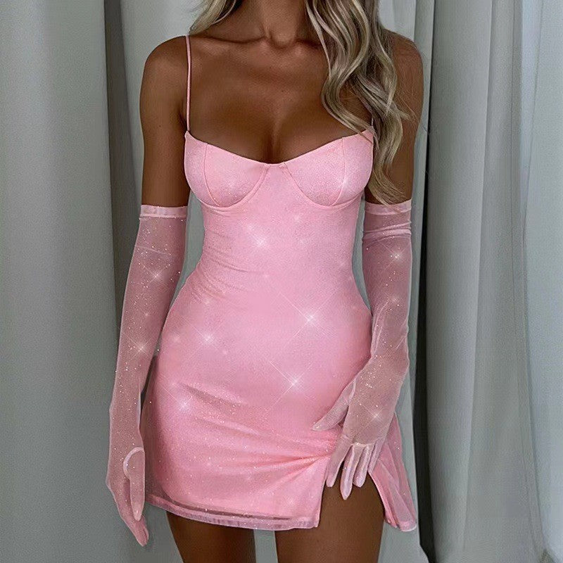 Trumpa suknelė su skeltuku ir petnešėlėmis