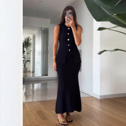 Solid Color Slim-Fit Hip Skirt